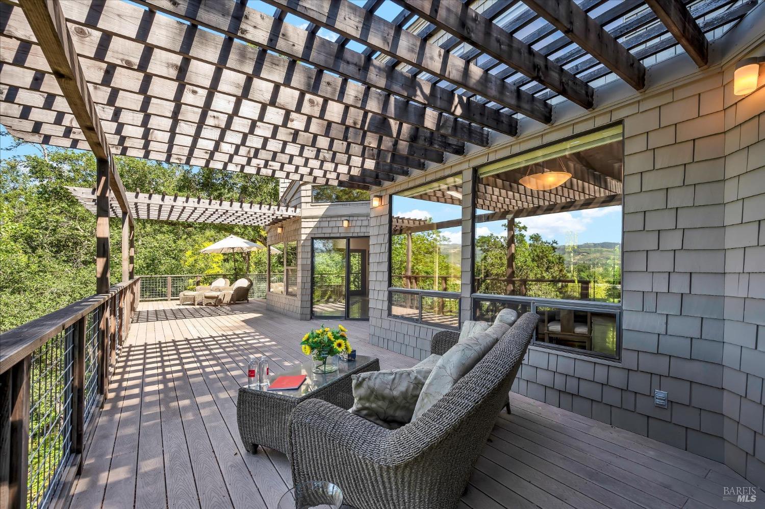 Detail Gallery Image 3 of 49 For 522 Meadowood Ln, Saint Helena,  CA 94574 - 3 Beds | 3 Baths