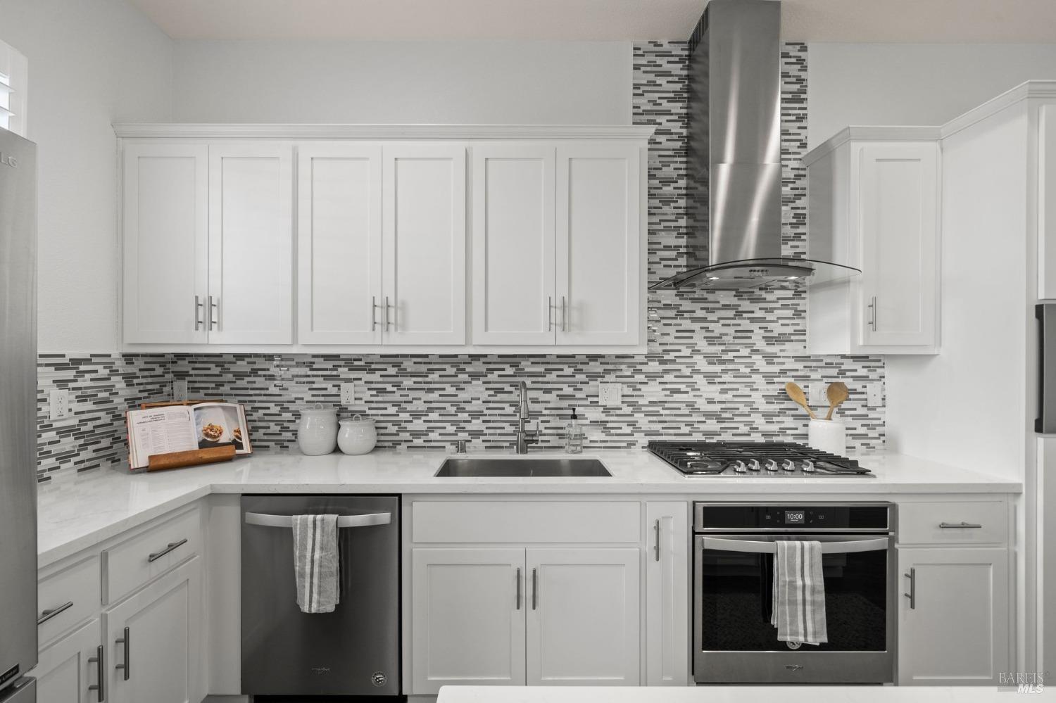 Detail Gallery Image 10 of 39 For 1443 Acorn Way, Windsor,  CA 95492 - 3 Beds | 2 Baths