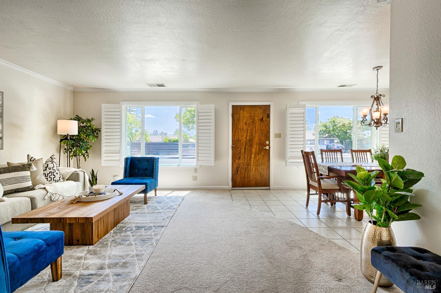 Detail Gallery Image 3 of 27 For 539 Badger St, Healdsburg,  CA 95448 - 3 Beds | 2 Baths