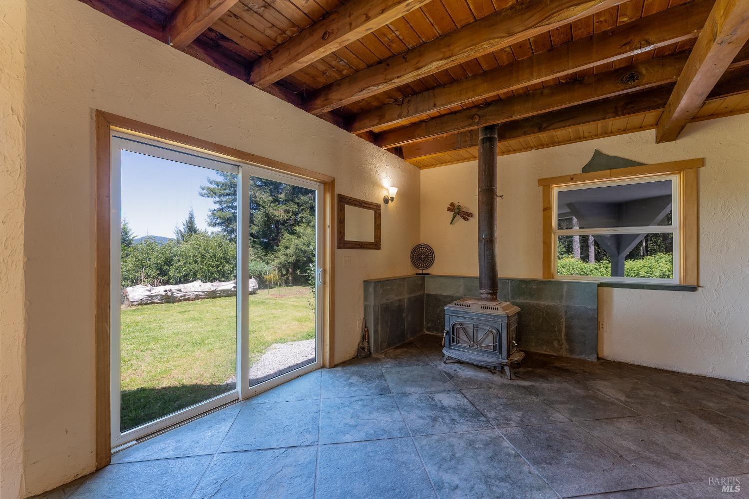 Detail Gallery Image 14 of 37 For 32211 Condor Rd, Willits,  CA 95490 - 4 Beds | 2/1 Baths