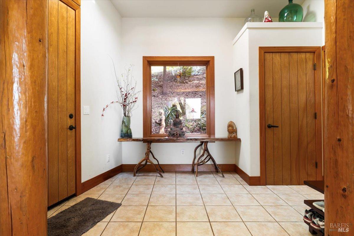 Detail Gallery Image 9 of 71 For 100 Zachary Ln, Santa Rosa,  CA 95404 - 3 Beds | 4 Baths
