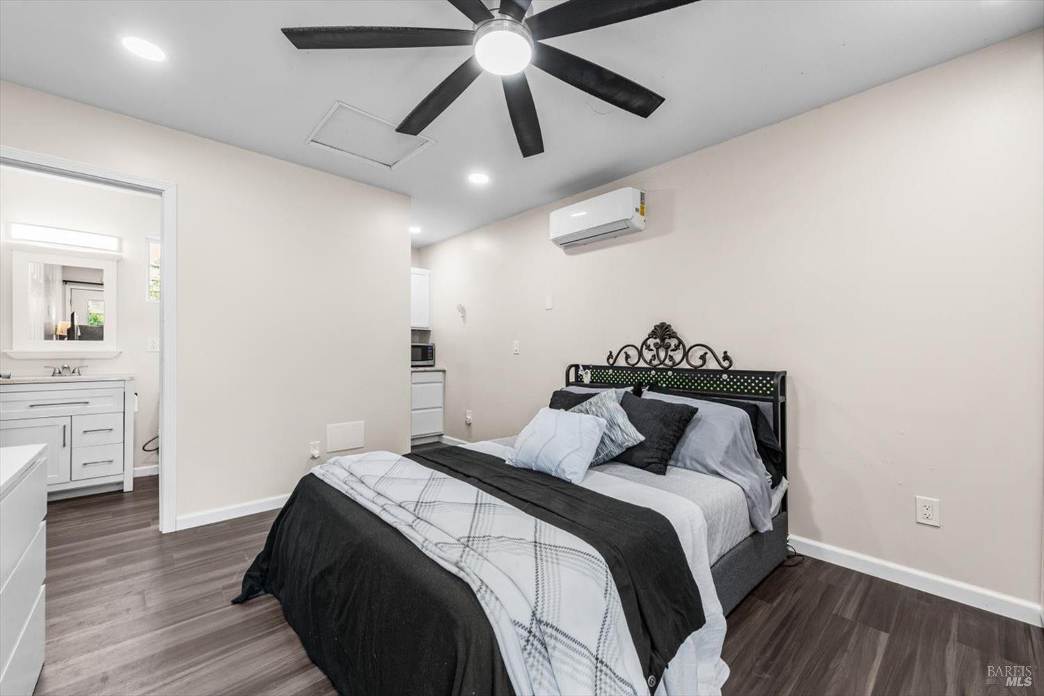 Detail Gallery Image 39 of 52 For 285 Cascade Dr, Vacaville,  CA 95687 - 5 Beds | 3 Baths
