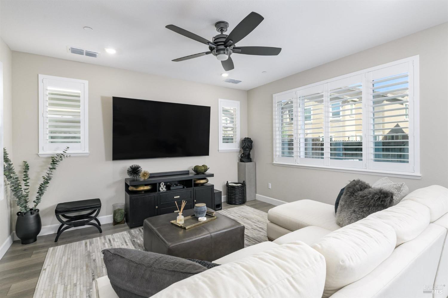 Detail Gallery Image 4 of 40 For 530 Aliki Dr, Vacaville,  CA 95688 - 3 Beds | 2/1 Baths