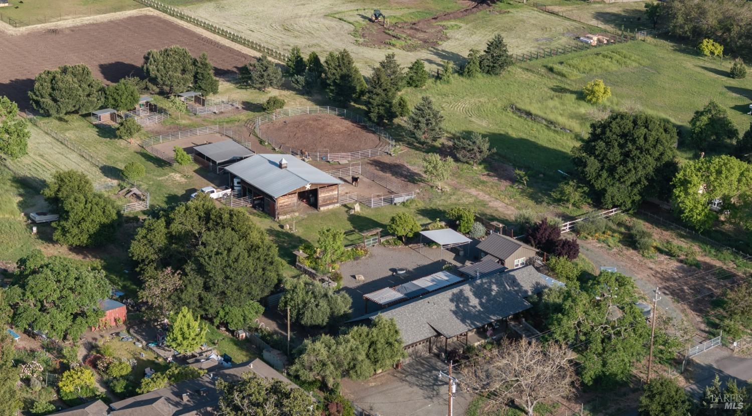 Detail Gallery Image 75 of 81 For 1040 Berry Ln, Napa,  CA 94558 - 2 Beds | 2/1 Baths