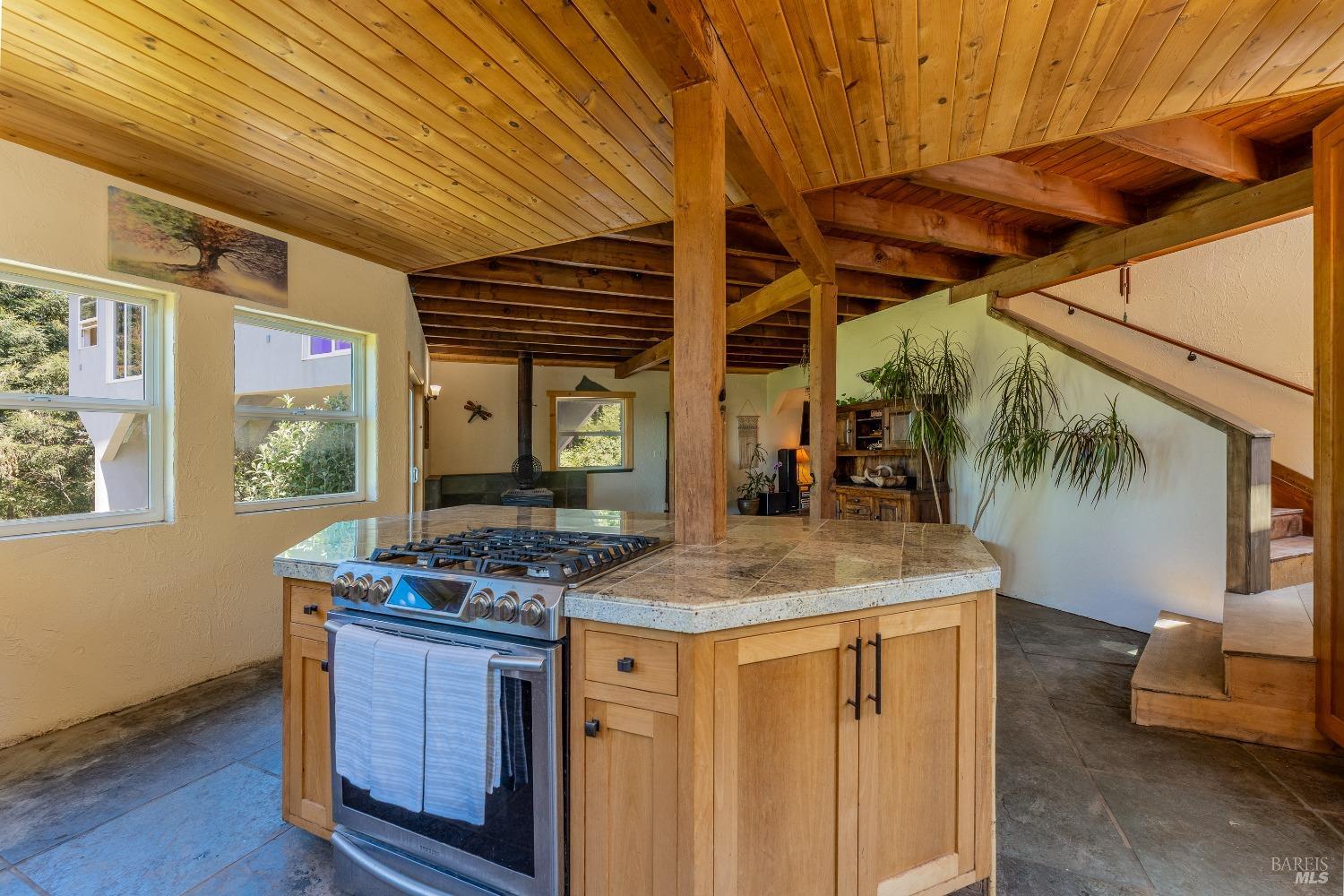 Detail Gallery Image 12 of 37 For 32211 Condor Rd, Willits,  CA 95490 - 4 Beds | 2/1 Baths