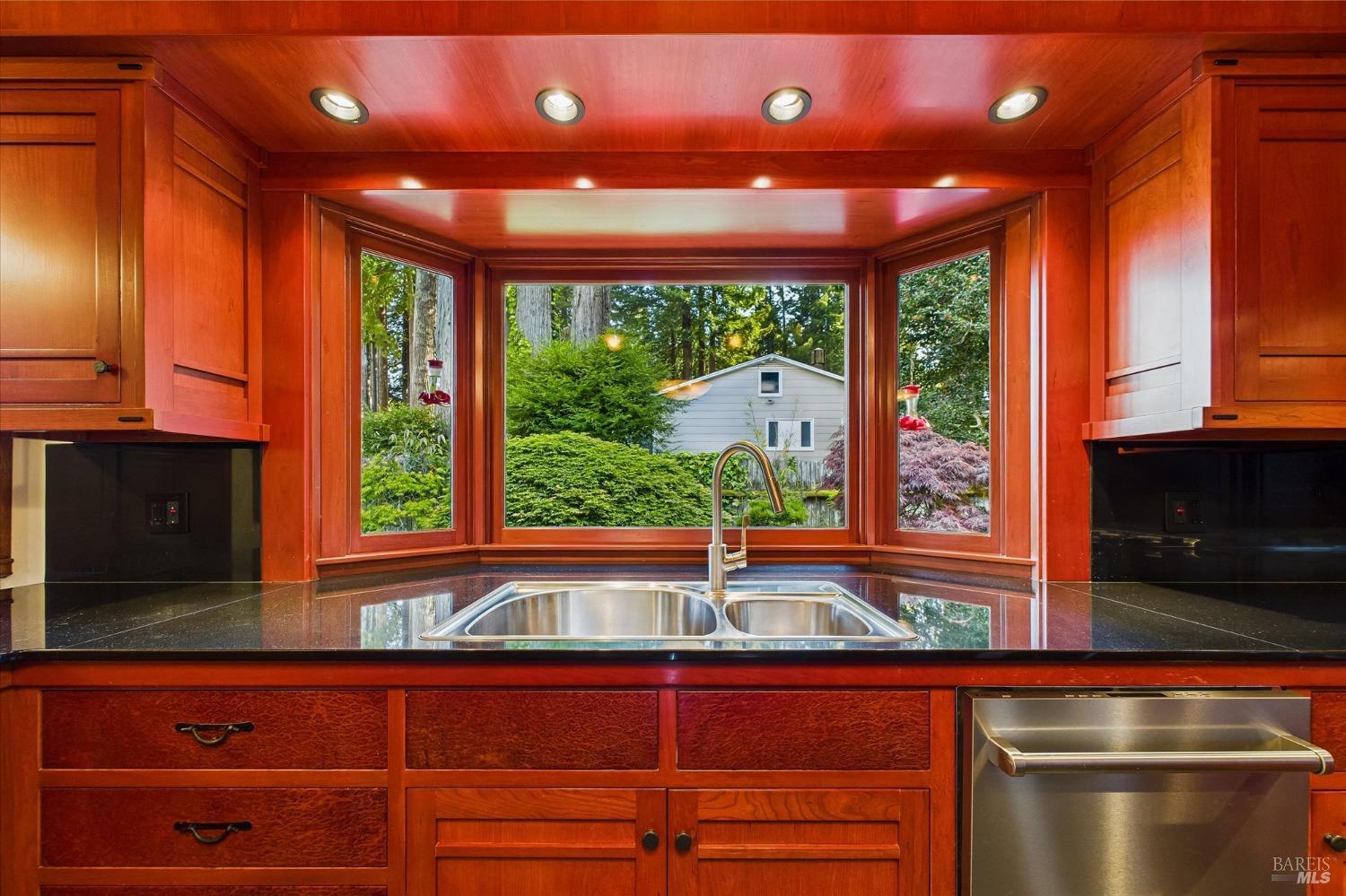 Detail Gallery Image 20 of 78 For 2300 S St, Eureka,  CA 95501 - 4 Beds | 3 Baths