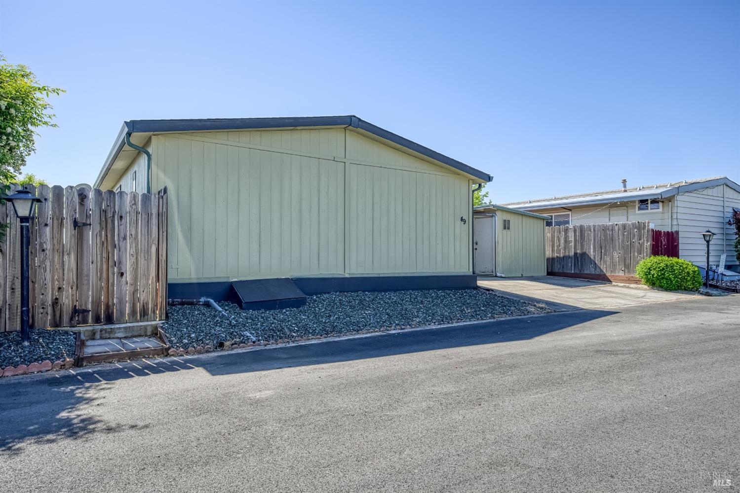 Detail Gallery Image 3 of 46 For 5830 Robin Hill Dr 49, Lakeport,  CA 95453 - 2 Beds | 2 Baths