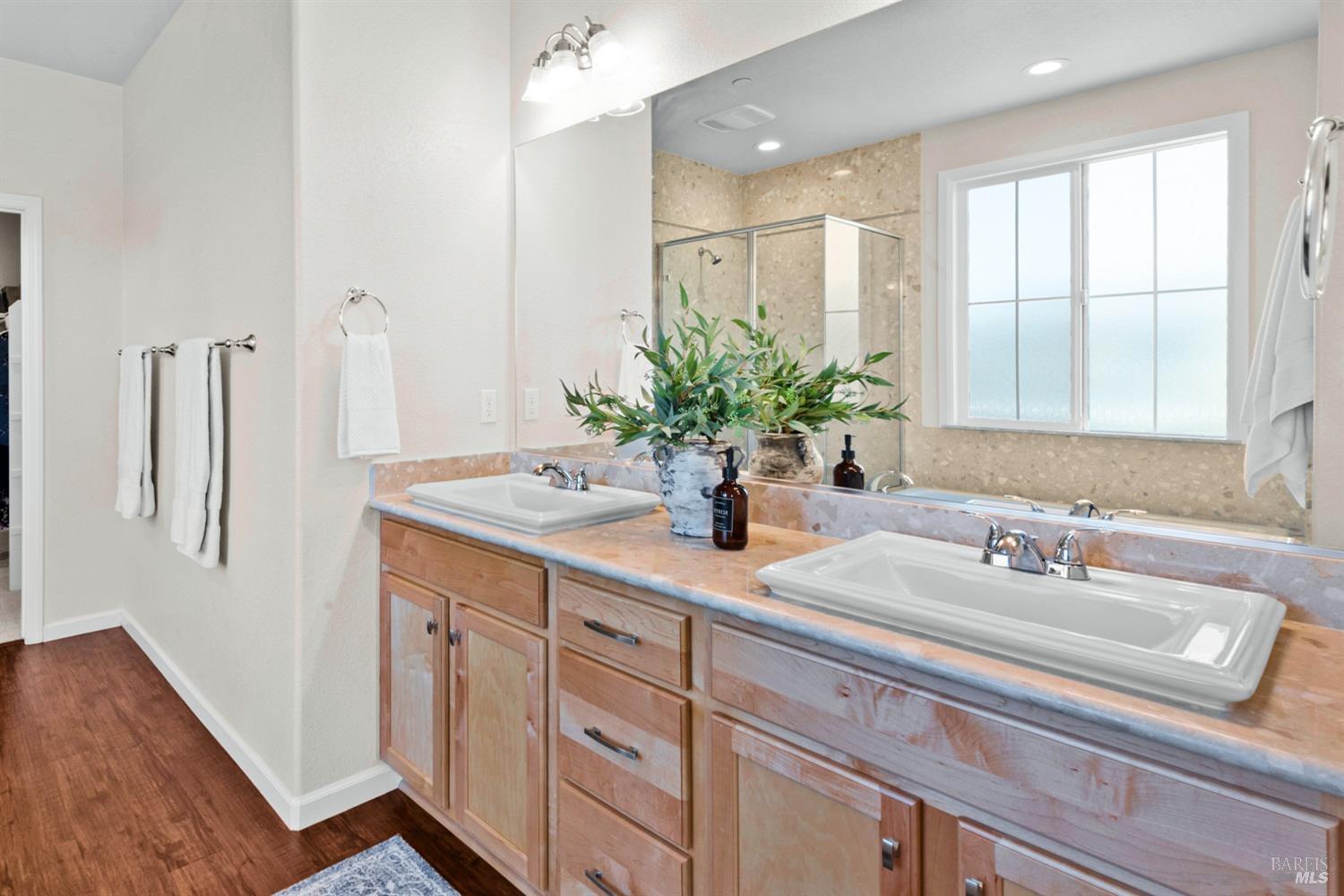 Detail Gallery Image 18 of 36 For 1085 Legion Ct, Dixon,  CA 95620 - 5 Beds | 2/1 Baths