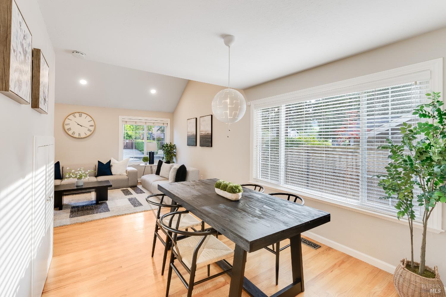 Detail Gallery Image 14 of 60 For 587 El Capitan Dr, Danville,  CA 94526 - 4 Beds | 2/1 Baths