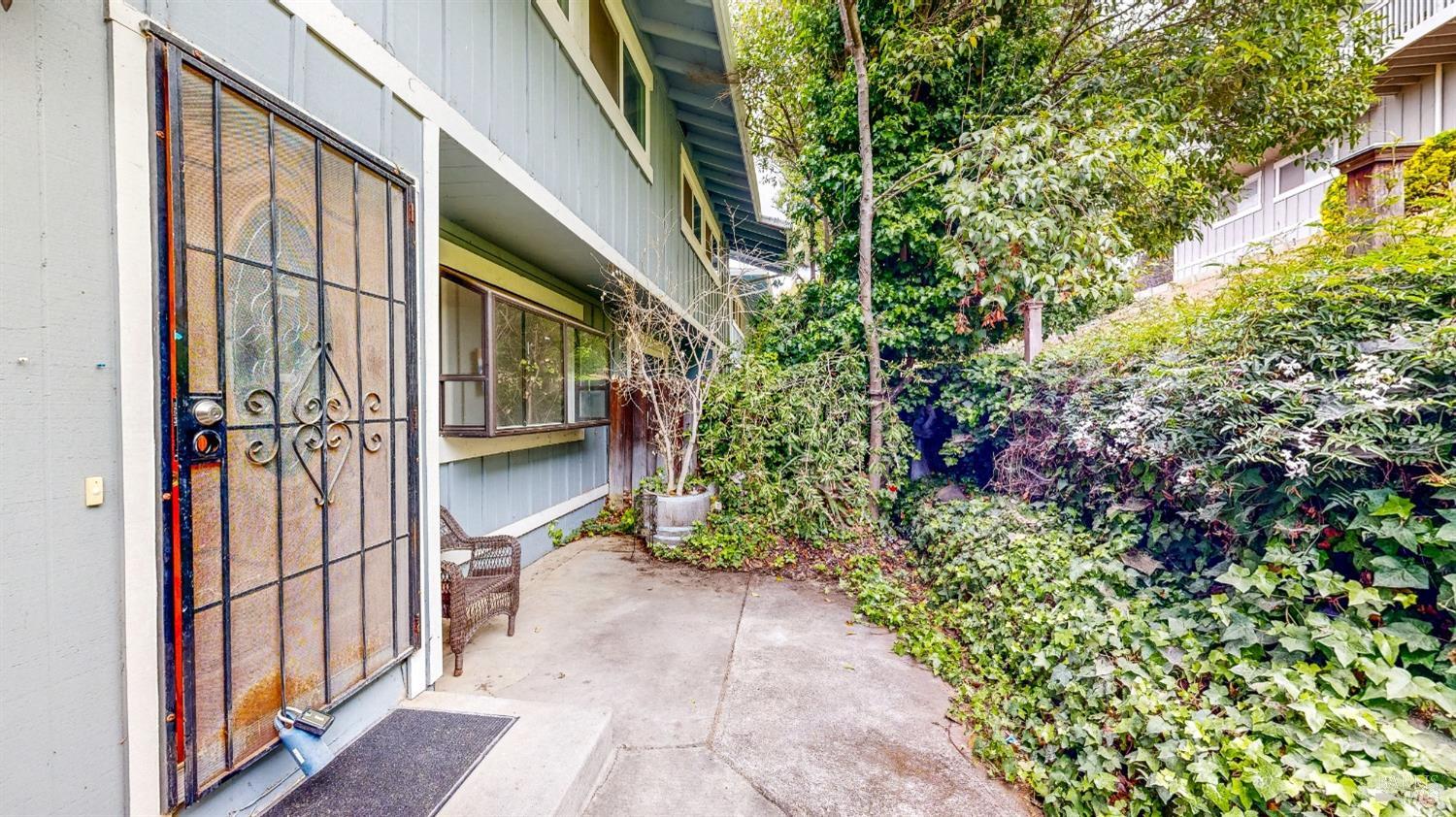 Detail Gallery Image 15 of 35 For 117 Sunset Cir #36,  Benicia,  CA 94510 - 3 Beds | 1/1 Baths