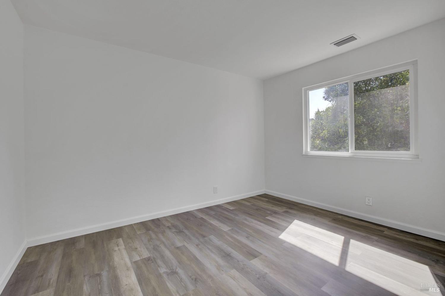 Detail Gallery Image 19 of 33 For 35 Freedom Pl, Rohnert Park,  CA 94928 - 3 Beds | 2 Baths