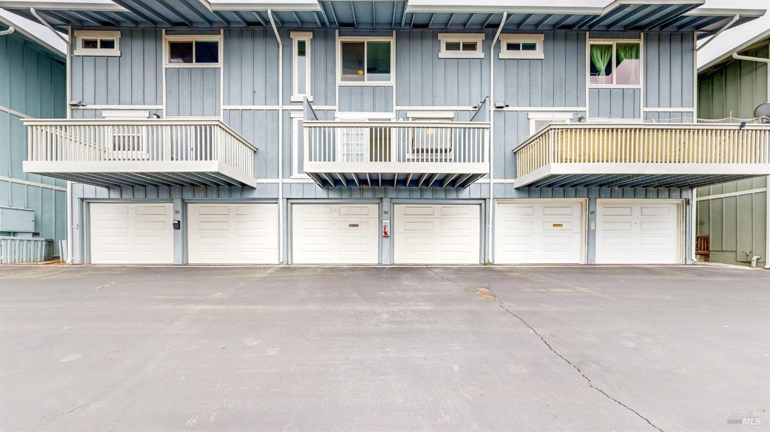 Detail Gallery Image 1 of 35 For 117 Sunset Cir #36,  Benicia,  CA 94510 - 3 Beds | 1/1 Baths