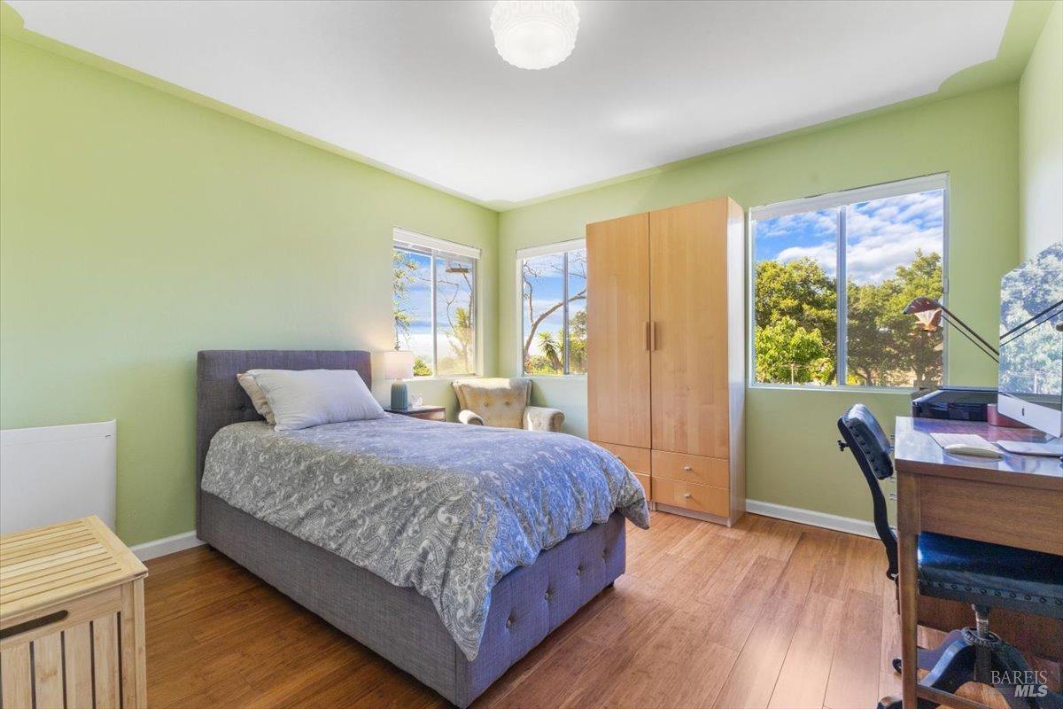 Detail Gallery Image 20 of 39 For 8045 Whited Rd, Sebastopol,  CA 95472 - 2 Beds | 1 Baths