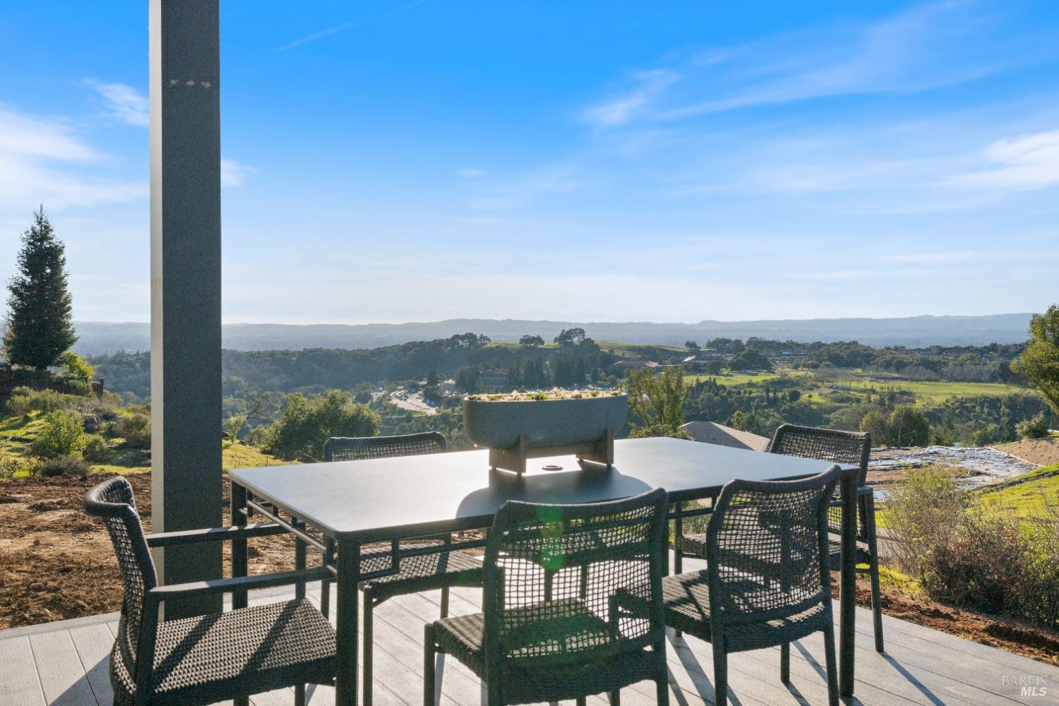 Detail Gallery Image 32 of 38 For 3715 Giorno Ct, Santa Rosa,  CA 95404 - 5 Beds | 3/1 Baths