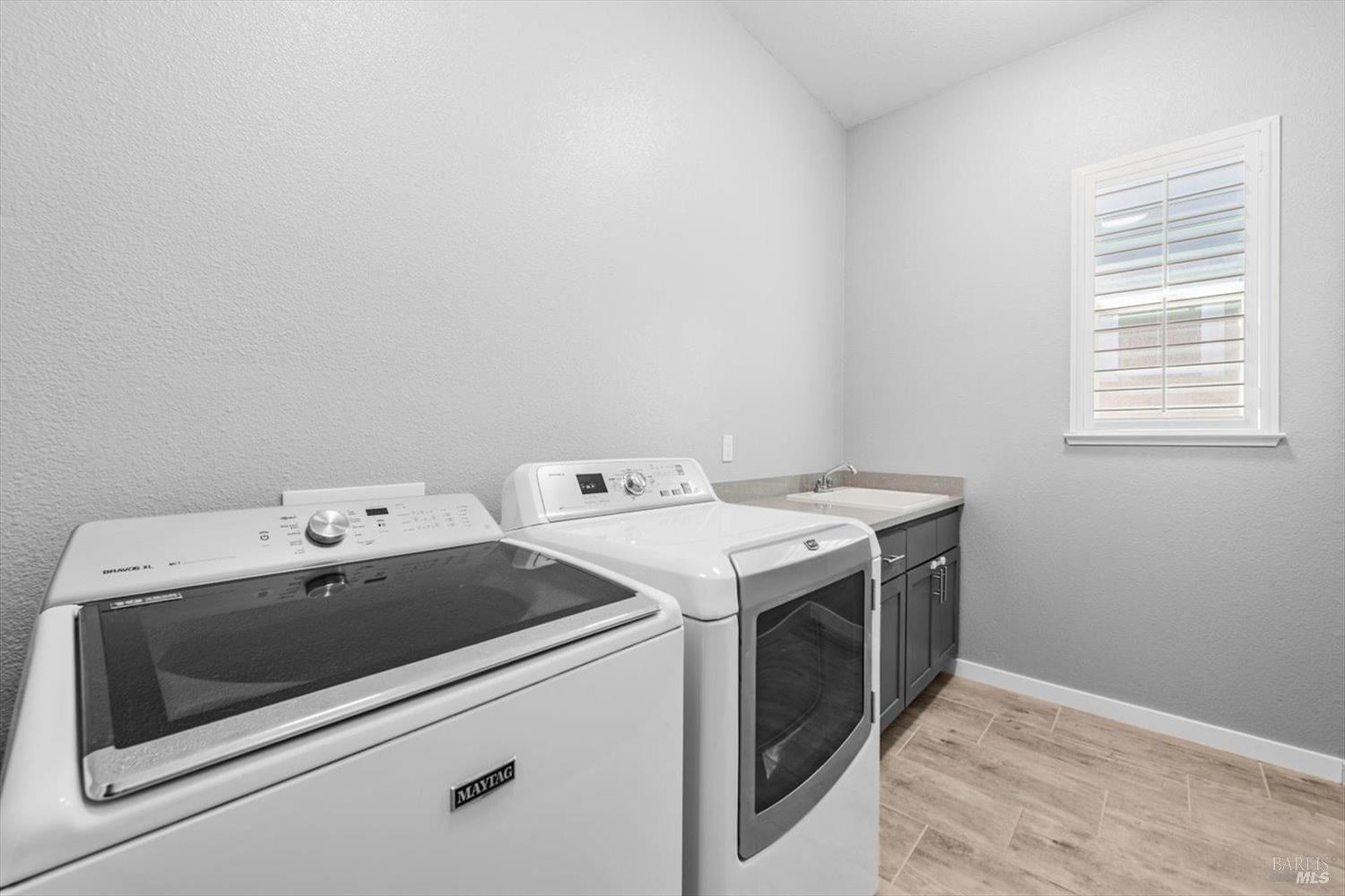 Detail Gallery Image 33 of 58 For 1080 Columbia Dr, Dixon,  CA 95620 - 3 Beds | 2/1 Baths