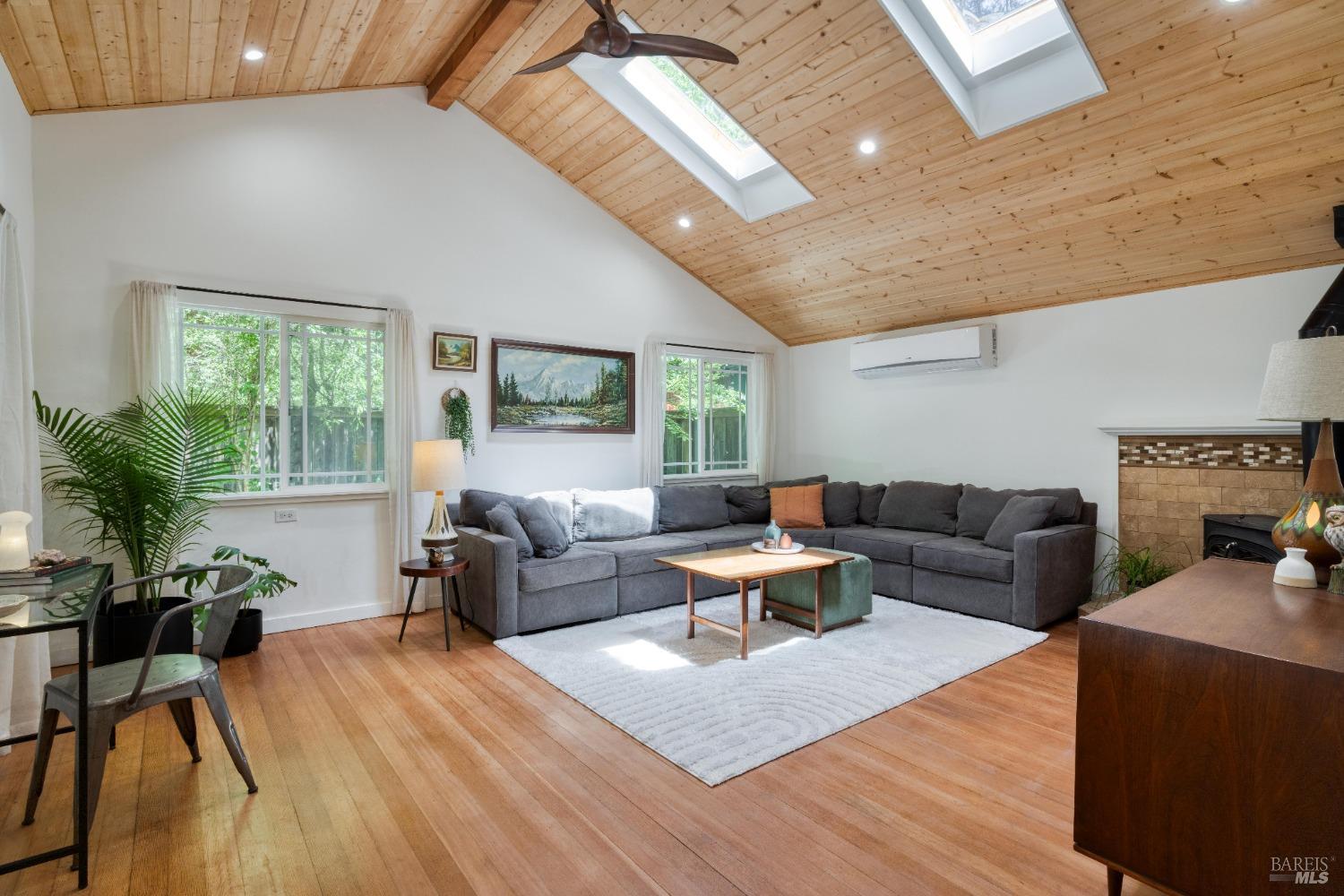 Detail Gallery Image 1 of 35 For 14670 Cherry St, Guerneville,  CA 95446 - 2 Beds | 1 Baths