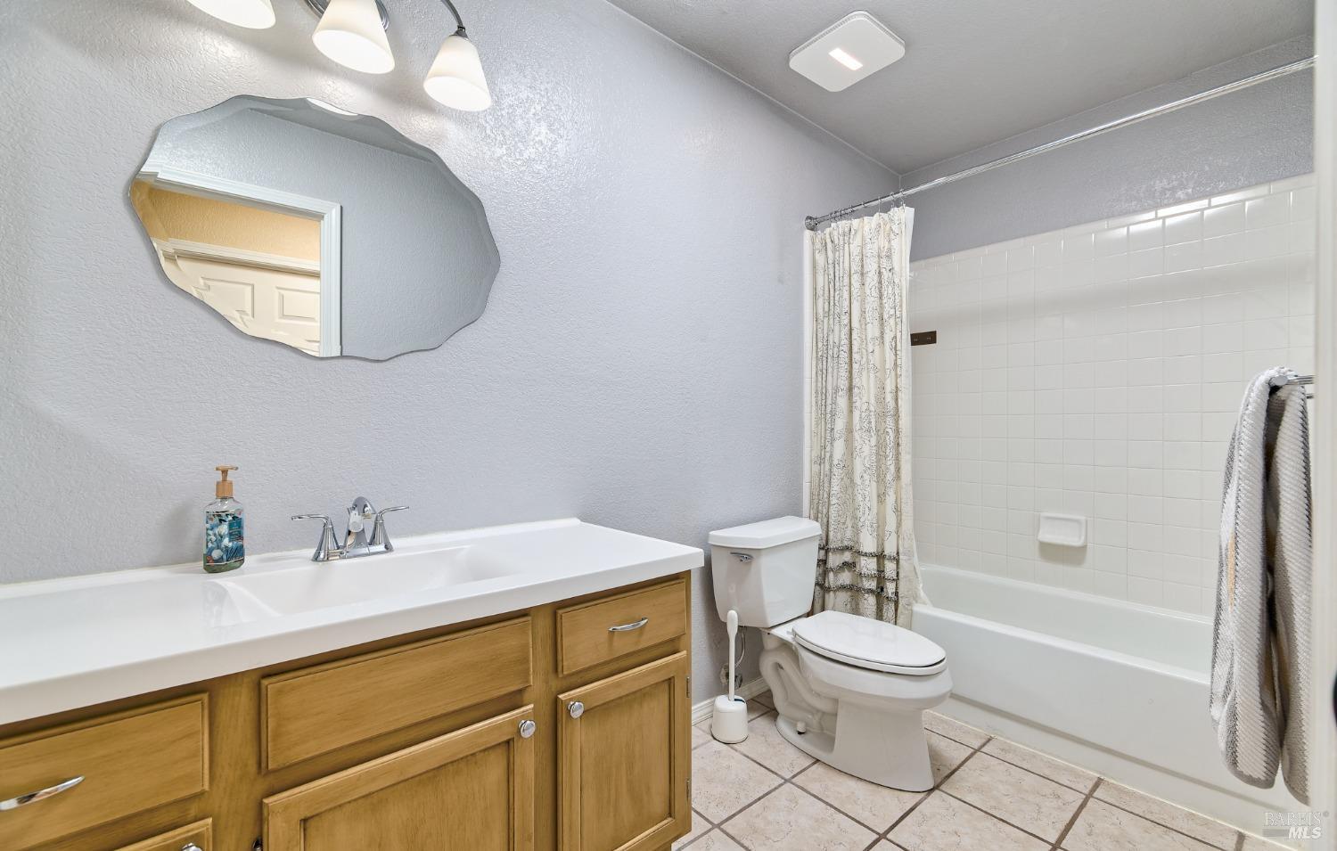 Detail Gallery Image 15 of 25 For 919 Cedar Brook Ln, Vacaville,  CA 95689 - 3 Beds | 2 Baths