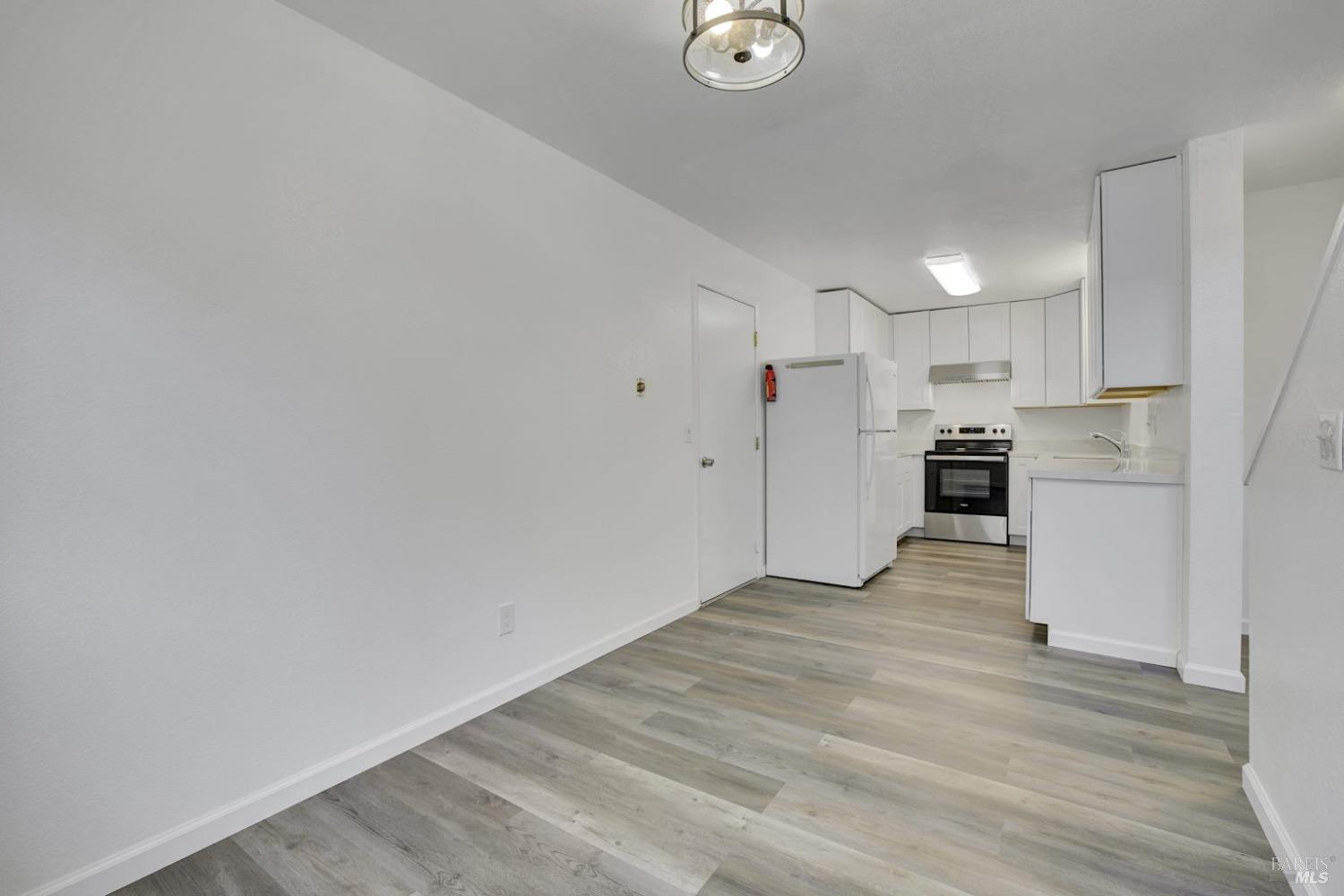 Detail Gallery Image 9 of 33 For 35 Freedom Pl, Rohnert Park,  CA 94928 - 3 Beds | 2 Baths