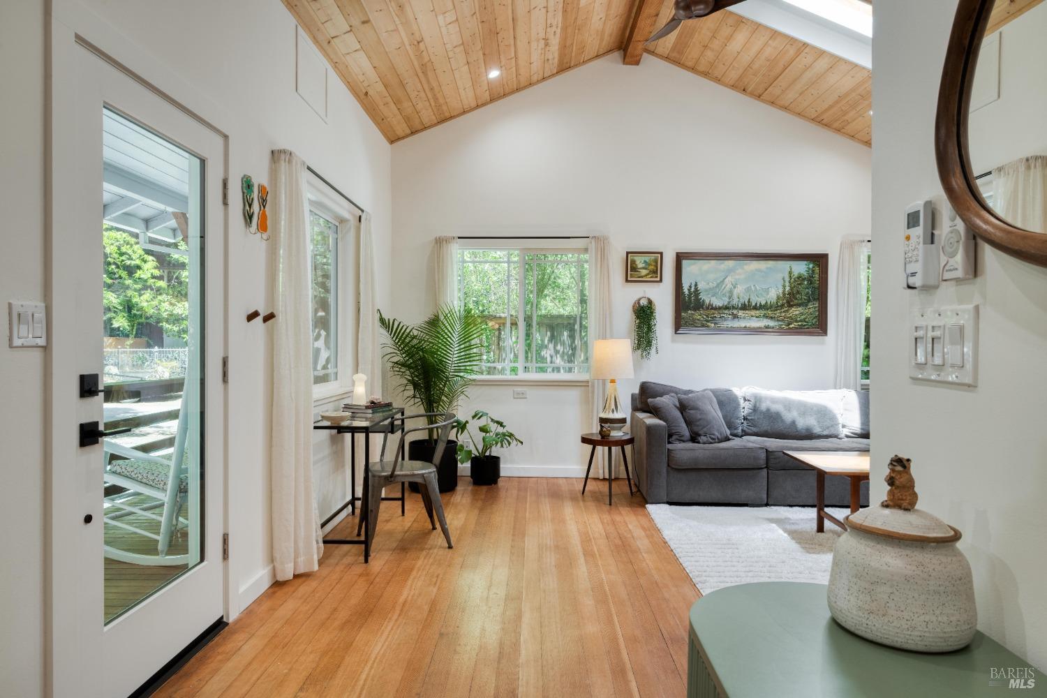 Detail Gallery Image 12 of 35 For 14670 Cherry St, Guerneville,  CA 95446 - 2 Beds | 1 Baths
