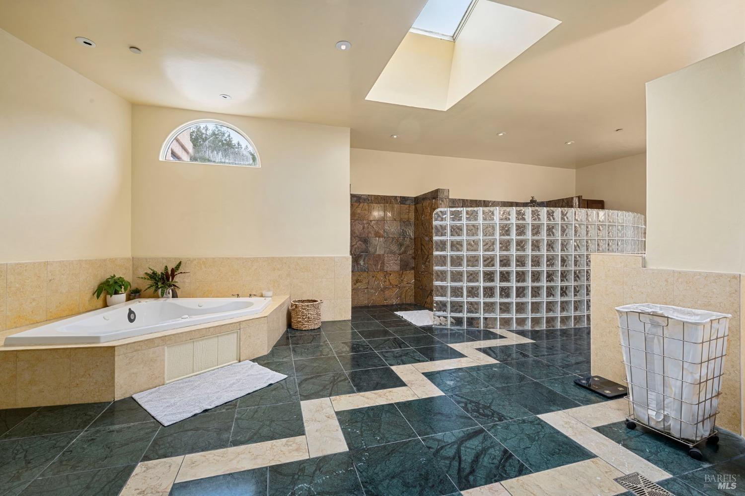Detail Gallery Image 17 of 39 For Address Is Not Disclosed, Kentfield,  CA 94904 - 4 Beds | 4/1 Baths