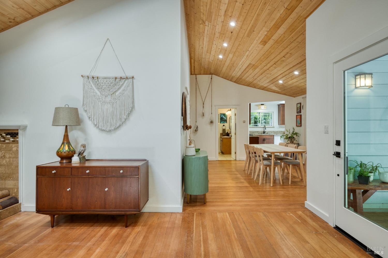 Detail Gallery Image 10 of 35 For 14670 Cherry St, Guerneville,  CA 95446 - 2 Beds | 1 Baths
