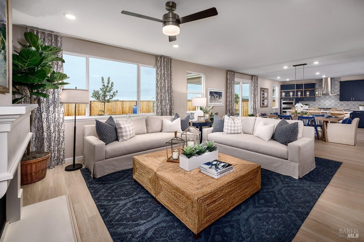 Detail Gallery Image 5 of 9 For 783 Billhook Dr, Vacaville,  CA 95687 - 5 Beds | 3 Baths