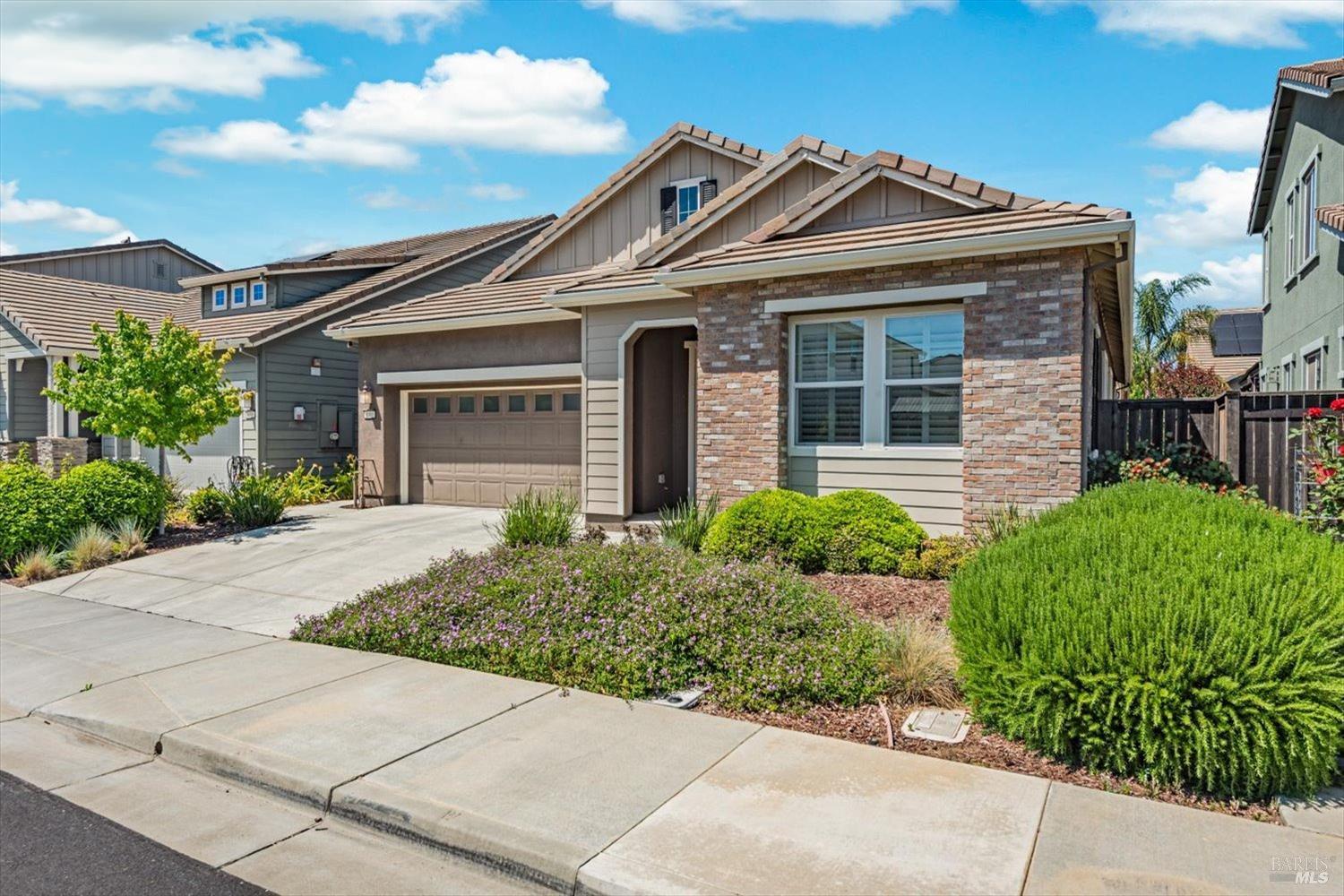 Detail Gallery Image 3 of 58 For 1080 Columbia Dr, Dixon,  CA 95620 - 3 Beds | 2/1 Baths