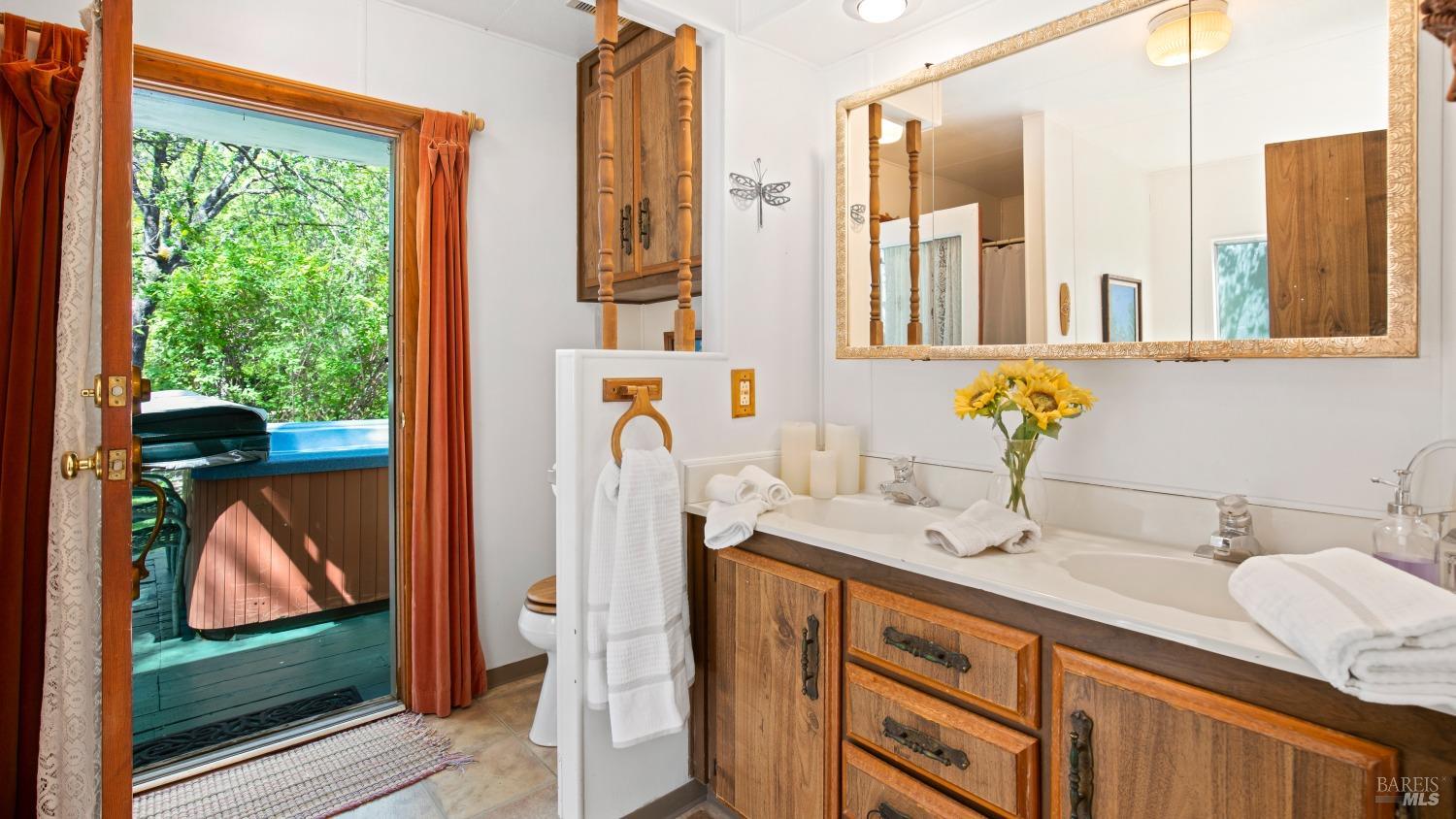 Detail Gallery Image 9 of 60 For 24019 Hilderbrand Rd, Middletown,  CA 95461 - 6 Beds | 2/3 Baths