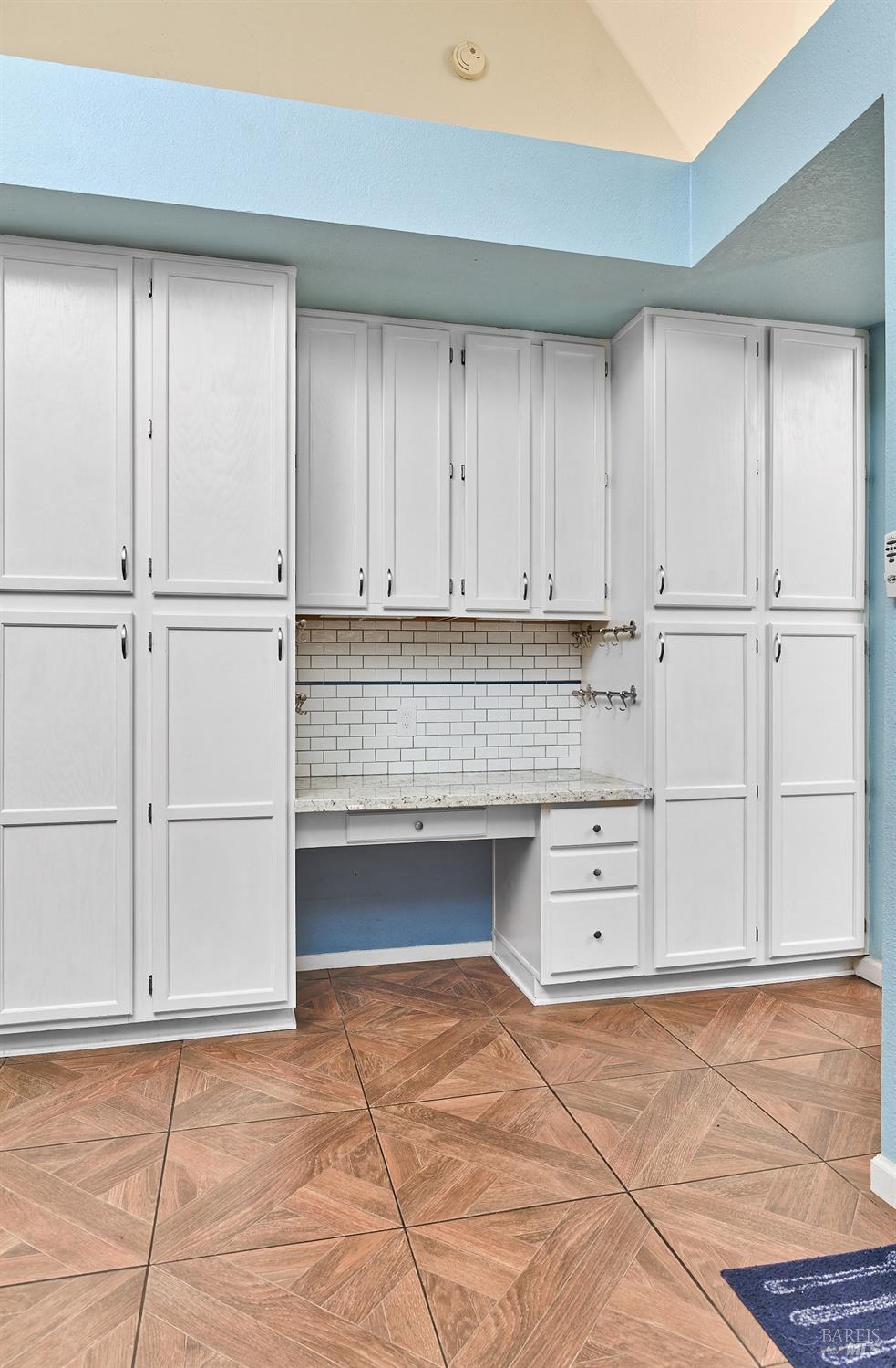 Detail Gallery Image 9 of 25 For 919 Cedar Brook Ln, Vacaville,  CA 95689 - 3 Beds | 2 Baths