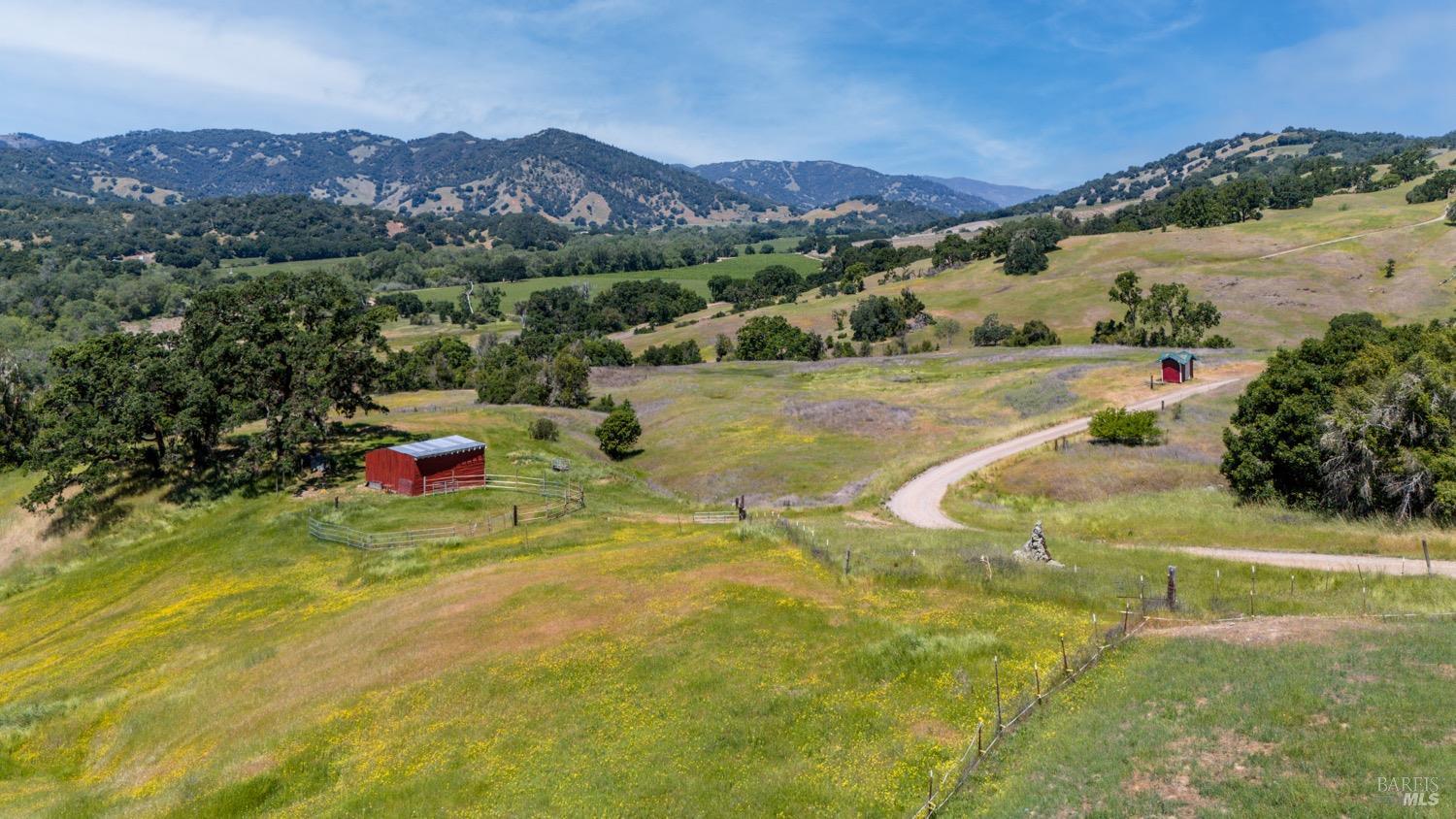 Detail Gallery Image 11 of 57 For 11755 Old River Rd, Hopland,  CA 95449 - 4 Beds | 2/1 Baths