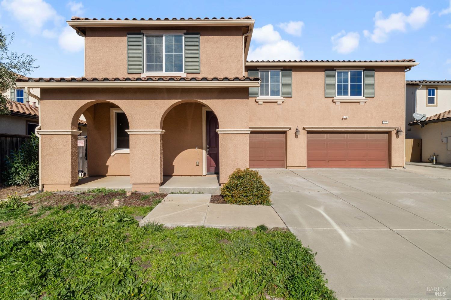 Detail Gallery Image 3 of 48 For 2428 Sanders Ln, Fairfield,  CA 94533 - 5 Beds | 3/1 Baths