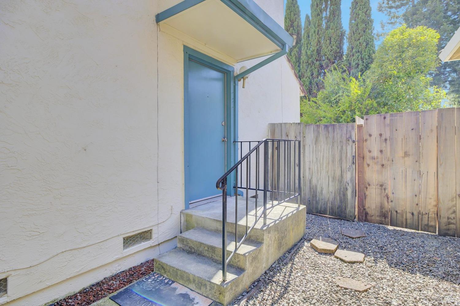 Detail Gallery Image 28 of 33 For 35 Freedom Pl, Rohnert Park,  CA 94928 - 3 Beds | 2 Baths