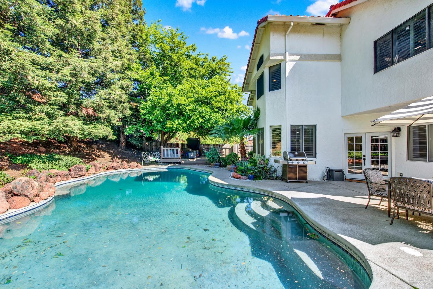 Detail Gallery Image 38 of 46 For 806 Swindon Ct, Vacaville,  CA 95688 - 5 Beds | 3 Baths