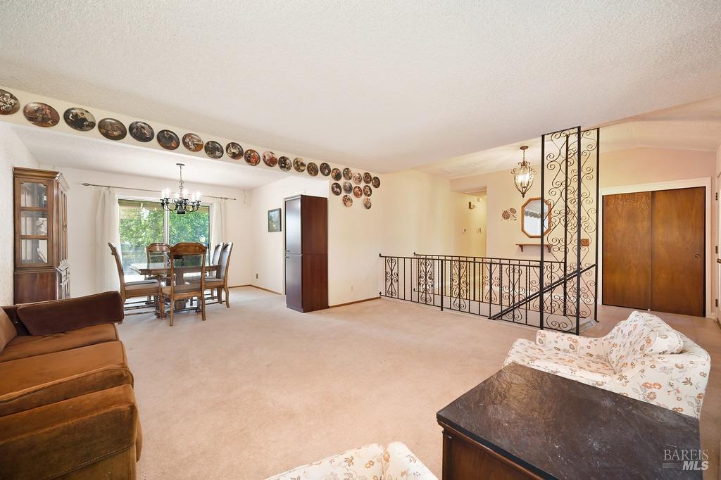 Detail Gallery Image 5 of 61 For 511 Wellington Way, Vacaville,  CA 95688 - 4 Beds | 2/1 Baths