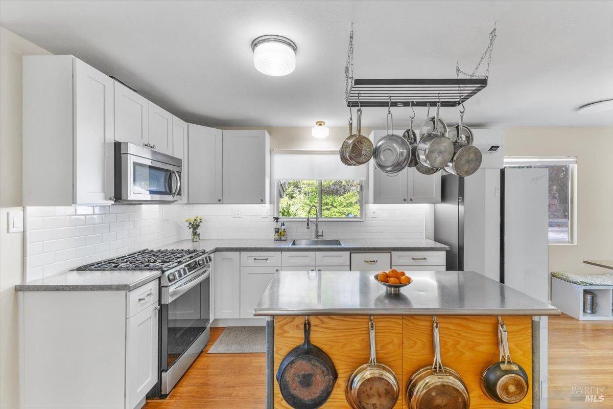 Detail Gallery Image 17 of 39 For 8045 Whited Rd, Sebastopol,  CA 95472 - 2 Beds | 1 Baths