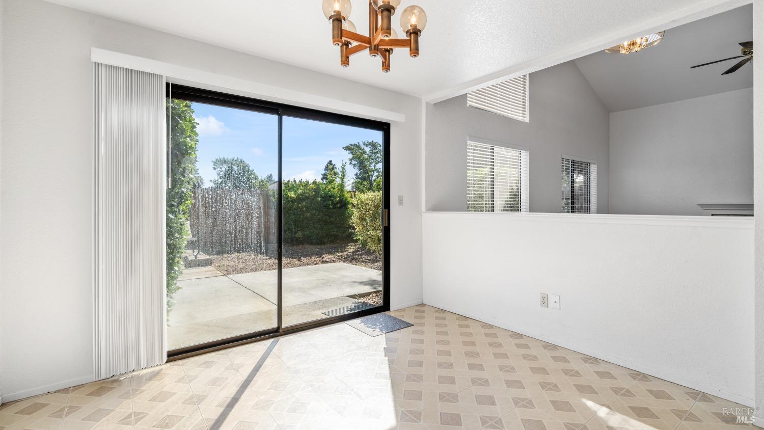 Detail Gallery Image 9 of 35 For 719 Sage Ct, Vacaville,  CA 95687 - 3 Beds | 2/1 Baths