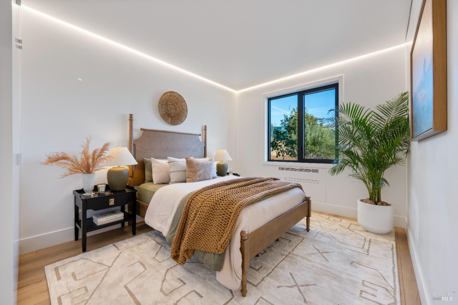 Detail Gallery Image 17 of 38 For 3715 Giorno Ct, Santa Rosa,  CA 95404 - 5 Beds | 3/1 Baths
