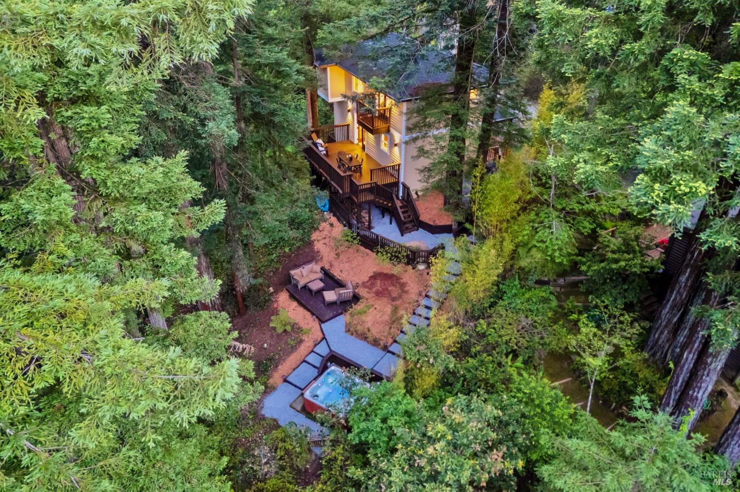 Detail Gallery Image 3 of 52 For 18333 Old Monte Rio Rd, Guerneville,  CA 95446 - 1 Beds | 2 Baths