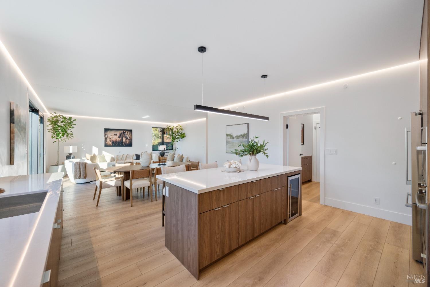 Detail Gallery Image 9 of 38 For 3715 Giorno Ct, Santa Rosa,  CA 95404 - 5 Beds | 3/1 Baths