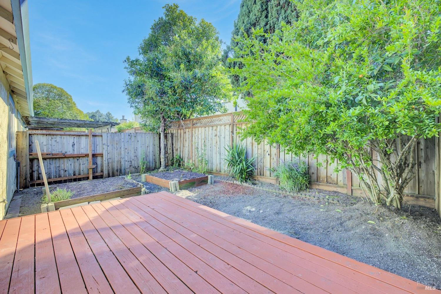 Detail Gallery Image 27 of 33 For 35 Freedom Pl, Rohnert Park,  CA 94928 - 3 Beds | 2 Baths