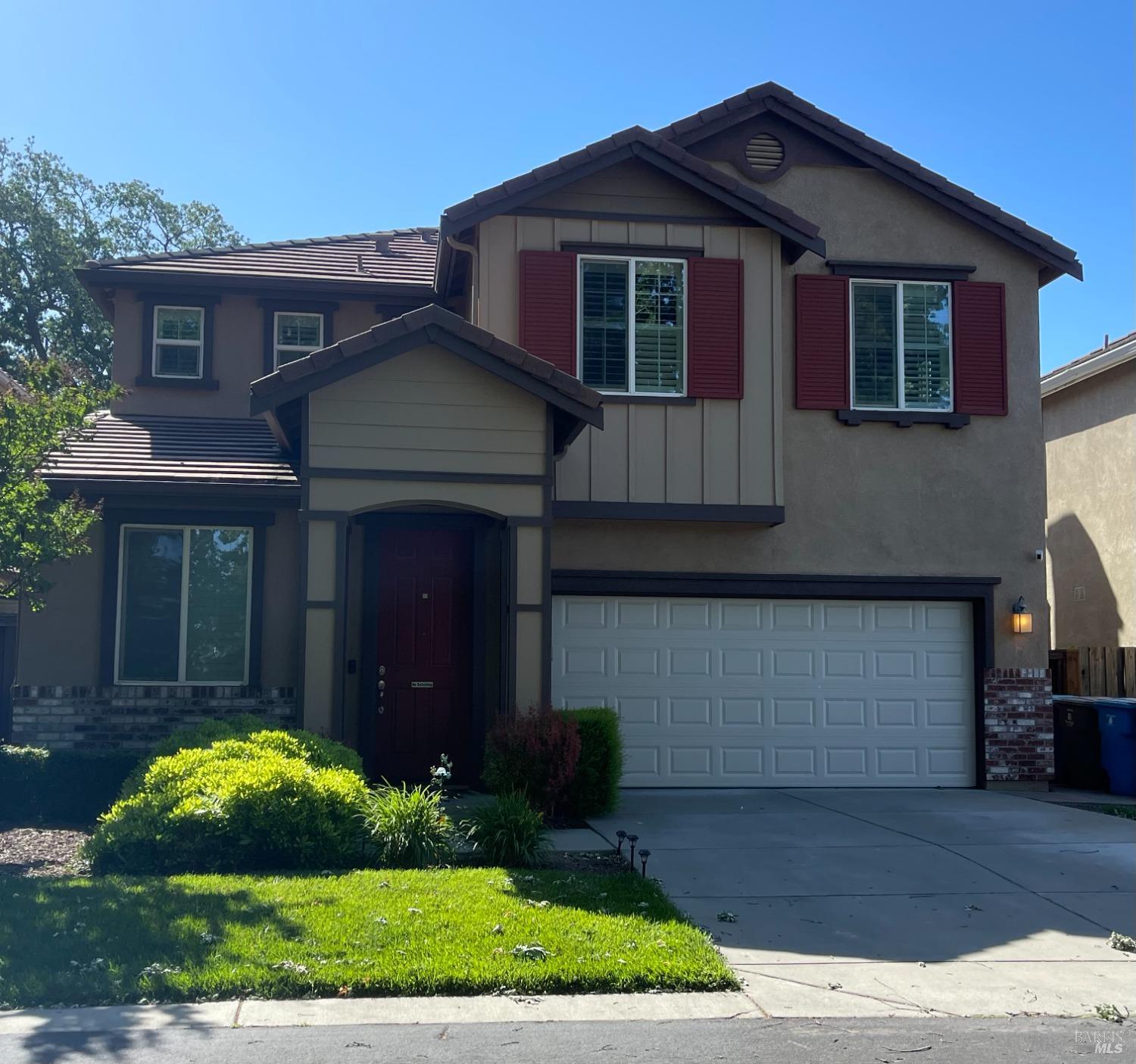 Detail Gallery Image 1 of 1 For 566 Chaparral Loop, Vacaville,  CA 95688 - 4 Beds | 2/1 Baths
