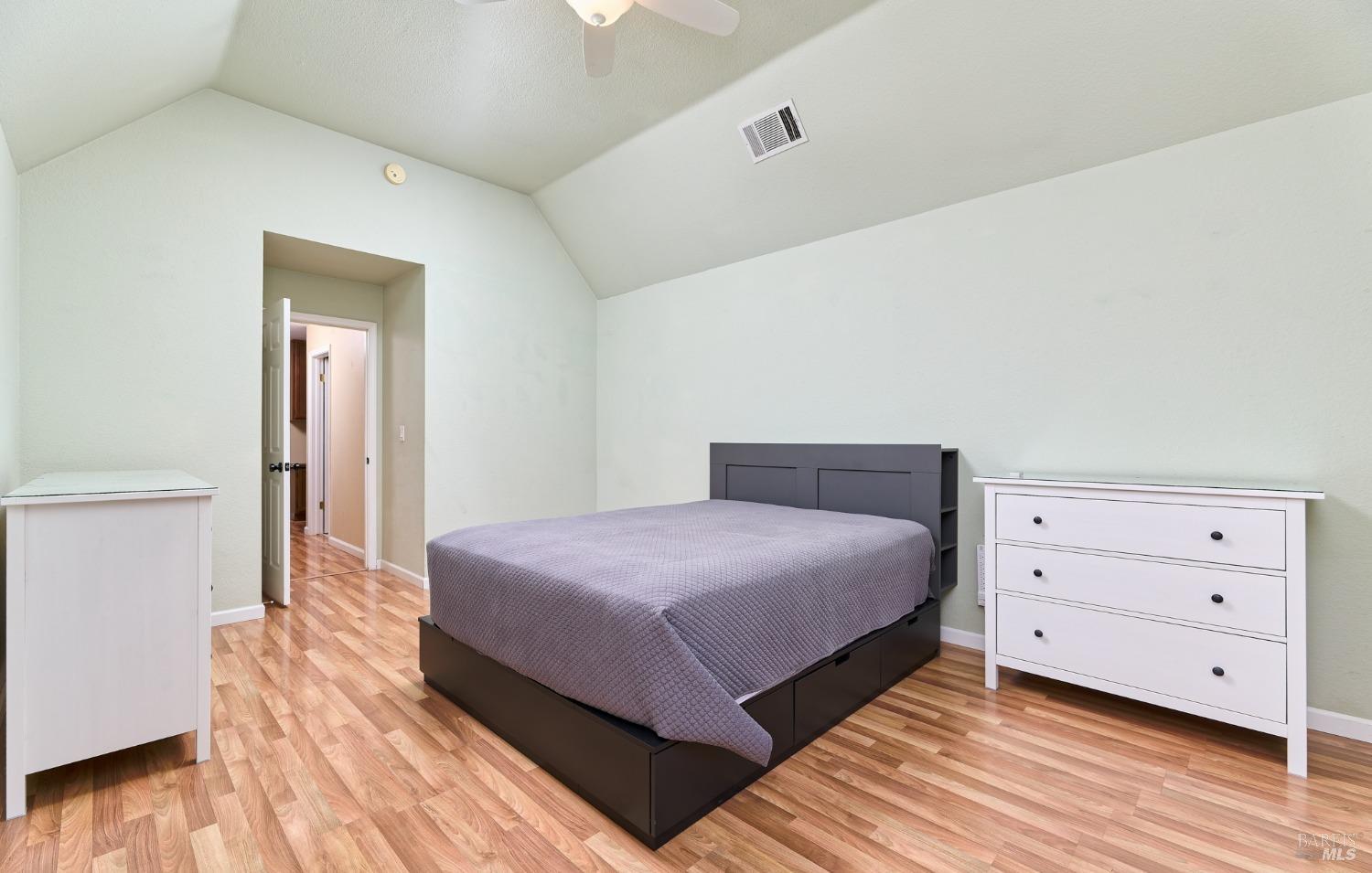 Detail Gallery Image 17 of 25 For 919 Cedar Brook Ln, Vacaville,  CA 95689 - 3 Beds | 2 Baths