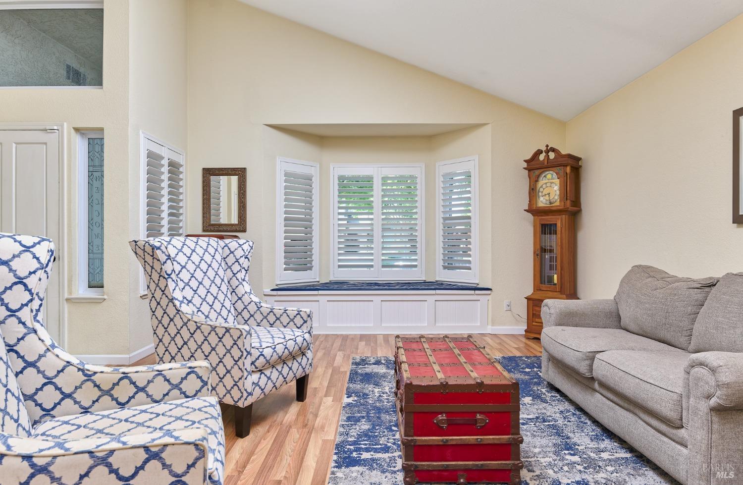 Detail Gallery Image 4 of 25 For 919 Cedar Brook Ln, Vacaville,  CA 95689 - 3 Beds | 2 Baths