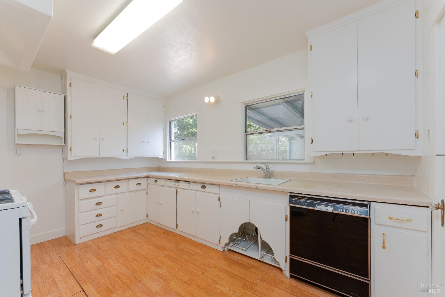 Detail Gallery Image 11 of 20 For 735 Grove Ave, Ukiah,  CA 95482 - 2 Beds | 1 Baths