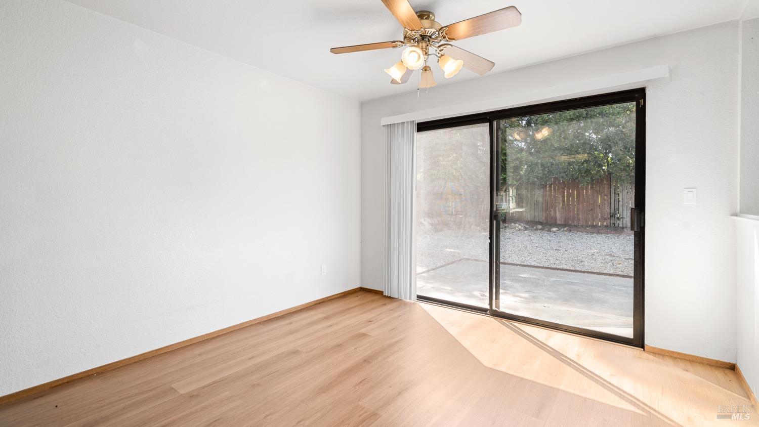 Detail Gallery Image 9 of 36 For 833 Morissette Way, Vacaville,  CA 95687 - 3 Beds | 2/1 Baths