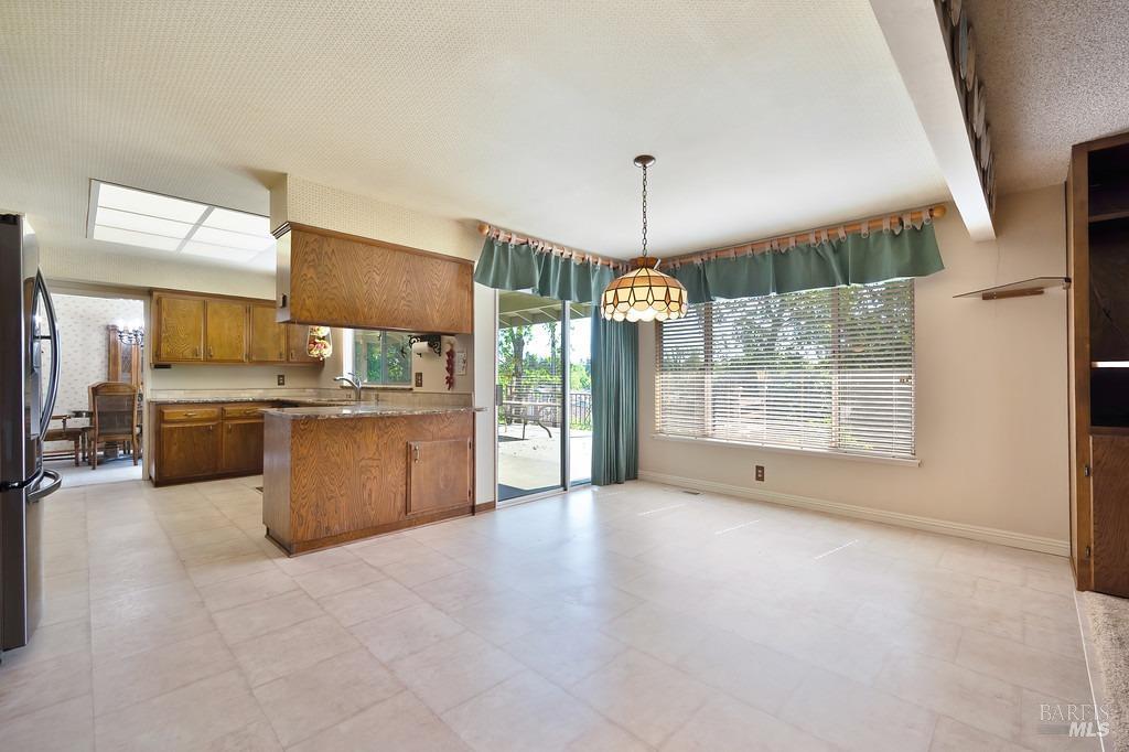 Detail Gallery Image 13 of 61 For 511 Wellington Way, Vacaville,  CA 95688 - 4 Beds | 2/1 Baths