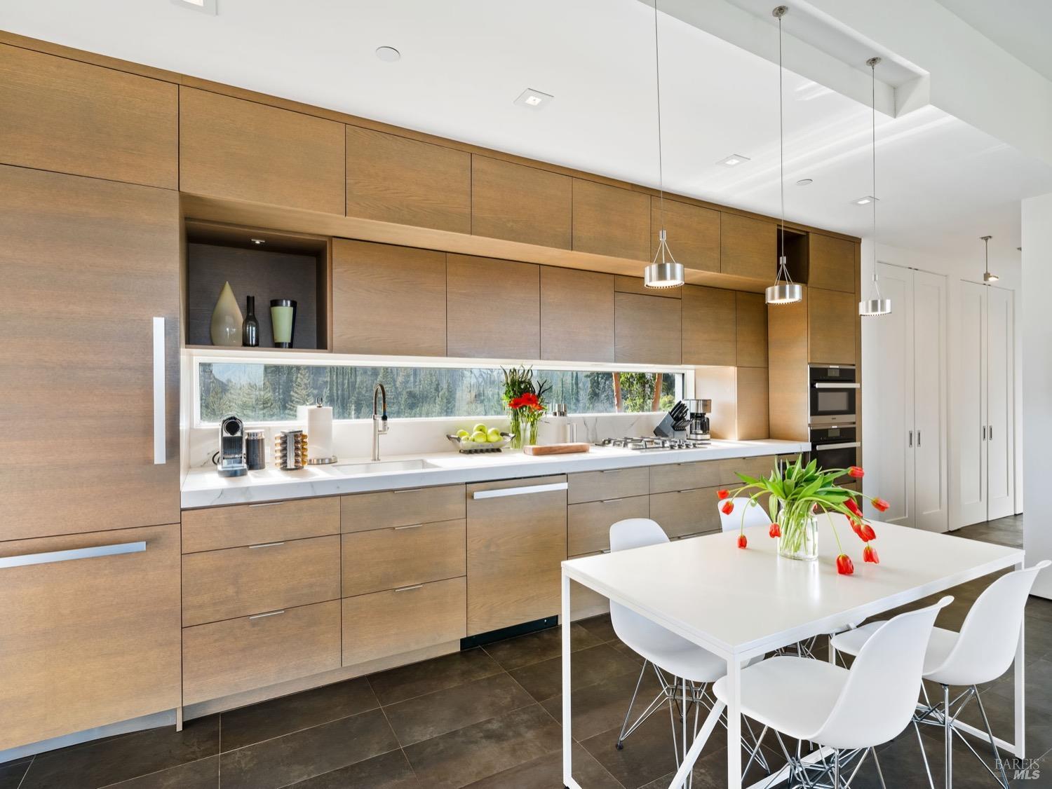 Detail Gallery Image 10 of 44 For 8909 Mill Creek Rd, Healdsburg,  CA 95448 - 2 Beds | 2 Baths