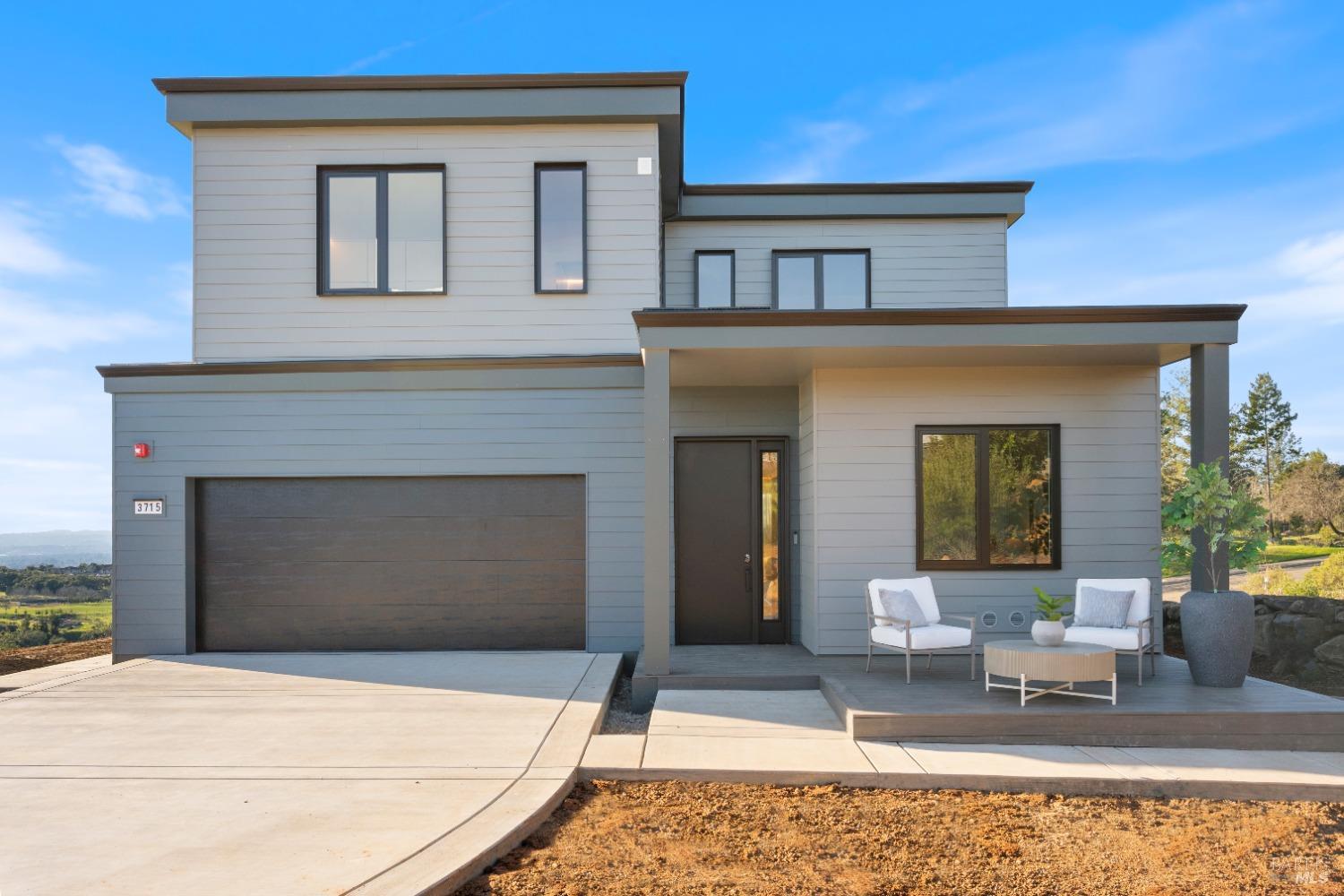 Detail Gallery Image 2 of 38 For 3715 Giorno Ct, Santa Rosa,  CA 95404 - 5 Beds | 3/1 Baths