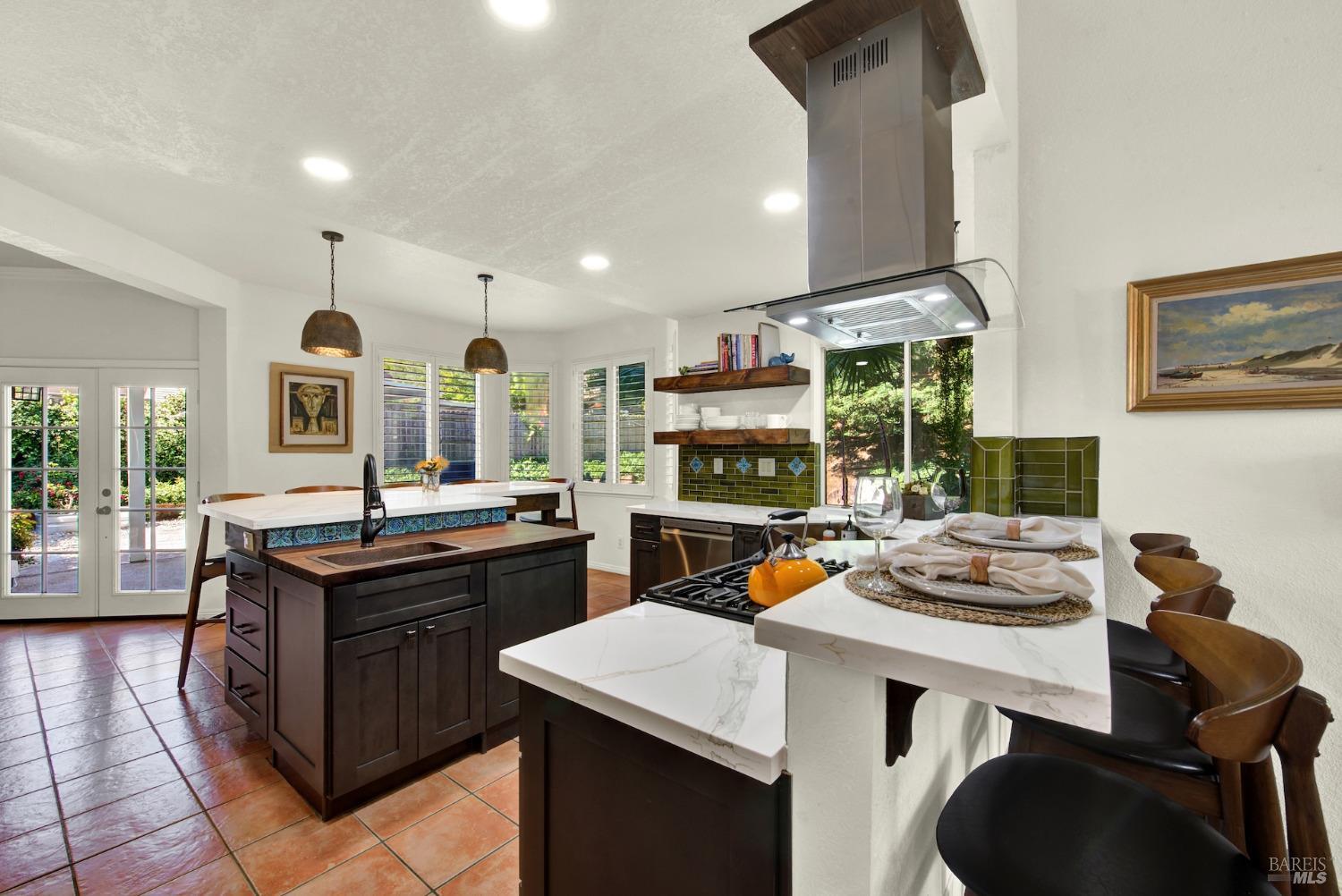 Detail Gallery Image 13 of 46 For 806 Swindon Ct, Vacaville,  CA 95688 - 5 Beds | 3 Baths