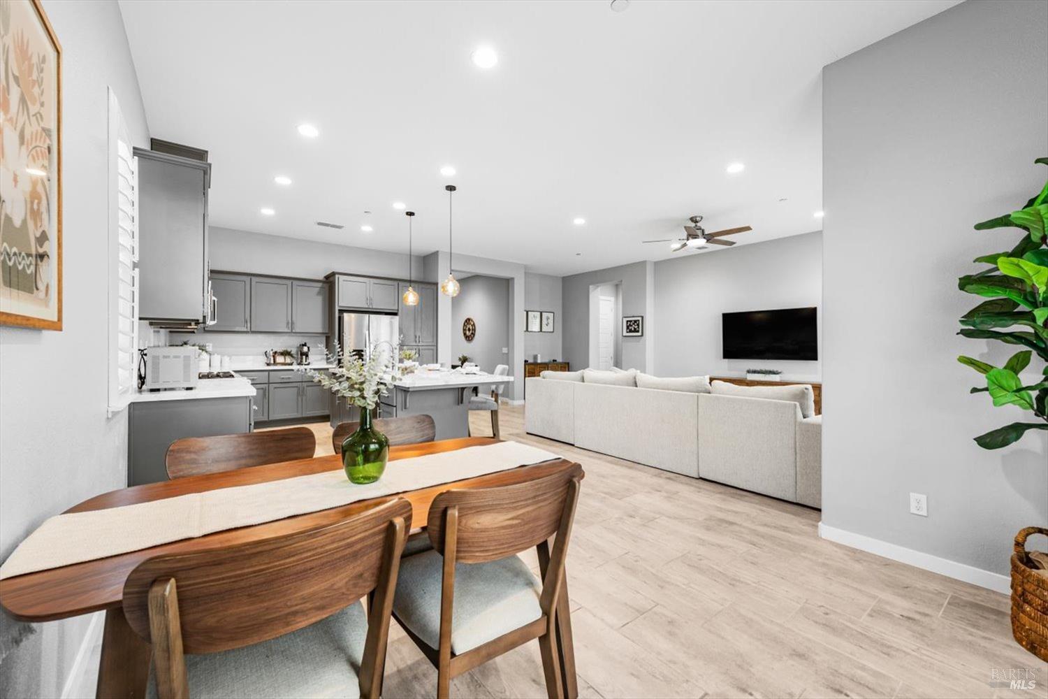 Detail Gallery Image 18 of 58 For 1080 Columbia Dr, Dixon,  CA 95620 - 3 Beds | 2/1 Baths